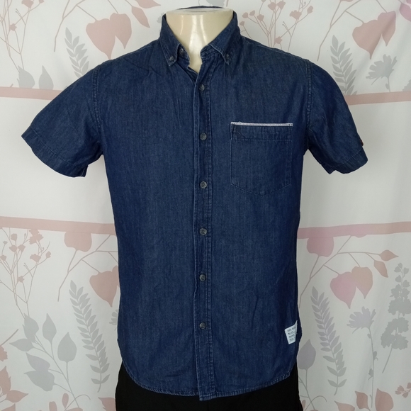 Adam Levine Collection denim buttom down shirt size Small - Picture 1 of 9